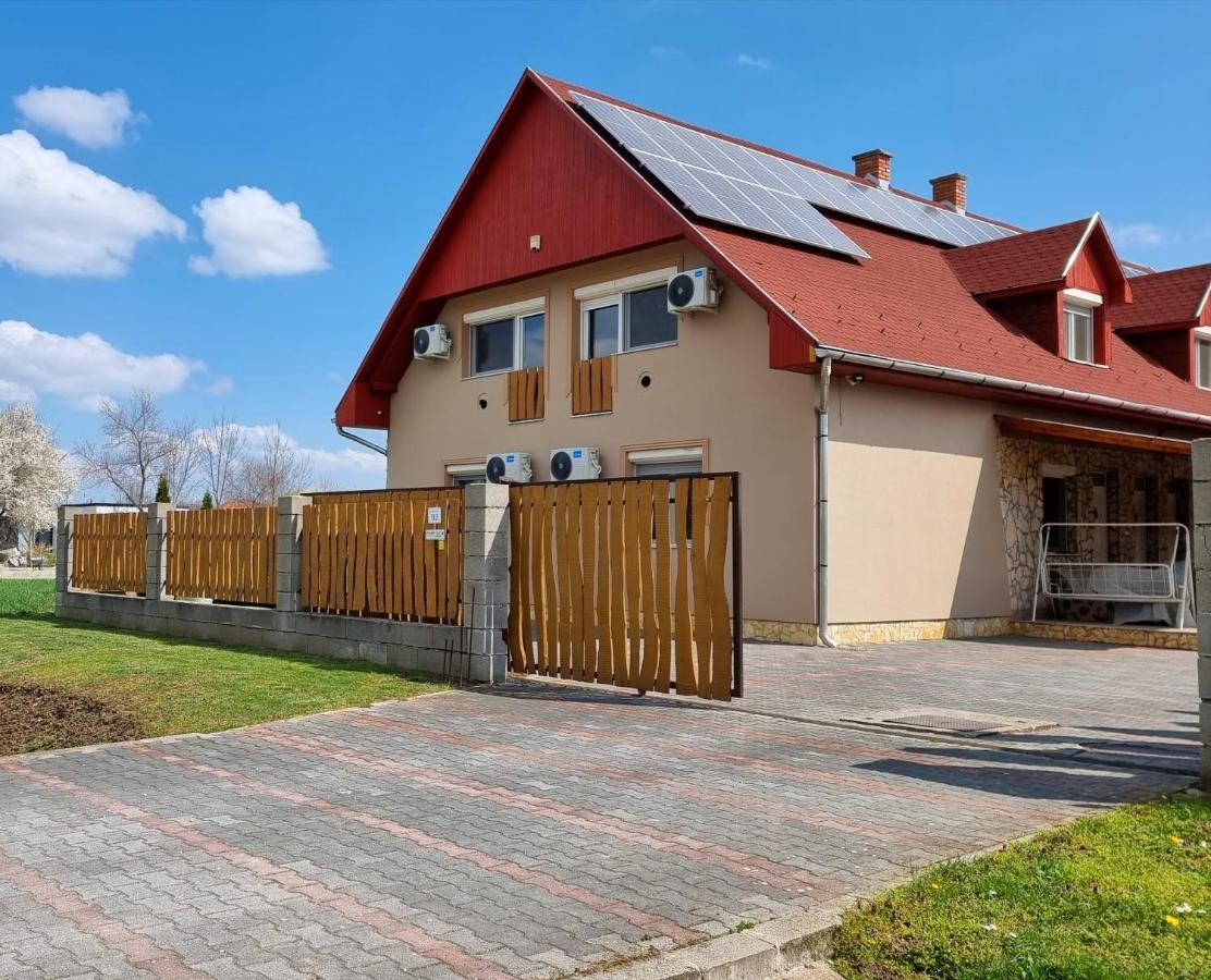 Relax Apartman Siofok-Sosto Exteriér fotografie